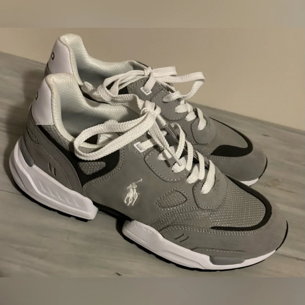 NWOT Men’s Polo Ralph Lauren Jogger Suede & Mesh Sneaker, Size 10, Soft Gray